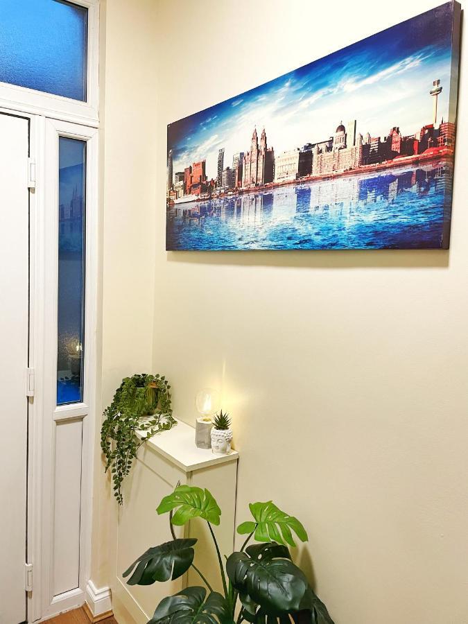 5 Bedroom, Sleeps 9 - Base To Explore Liverpool And Beyond Exterior photo